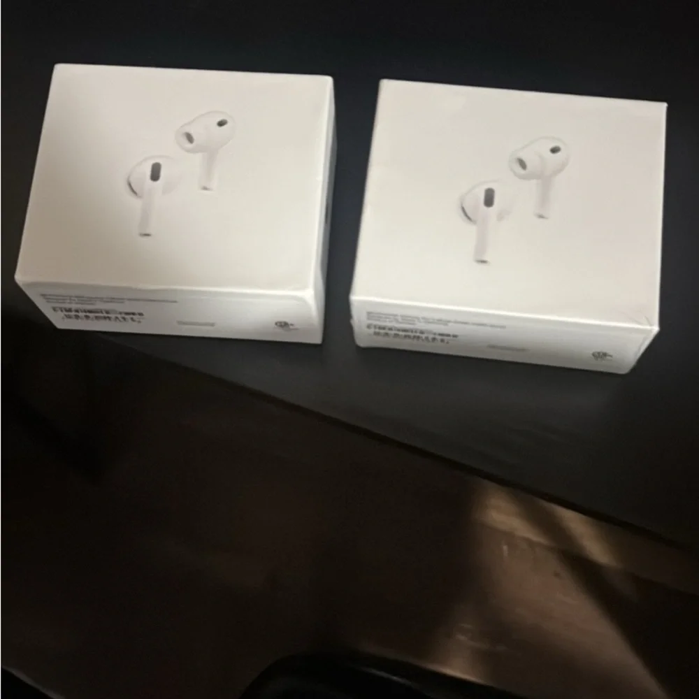 Apple Wireless Earbuds with Charging Case - White